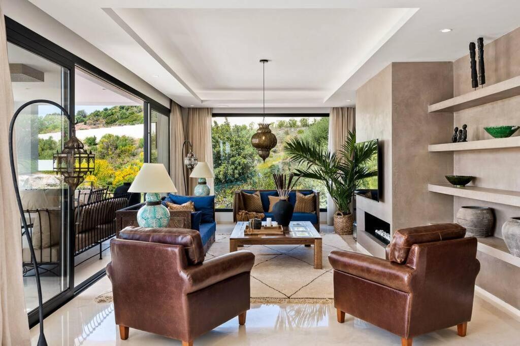 V - Chic 6-bedroom In Olivos, Marbella