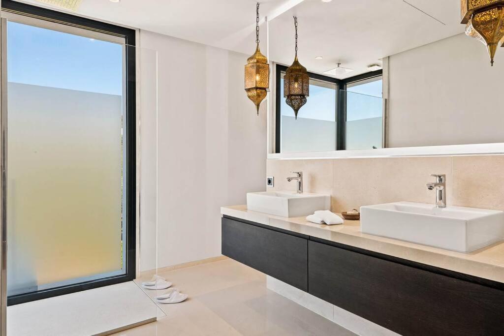 V - Chic 6-bedroom In Olivos, Villa