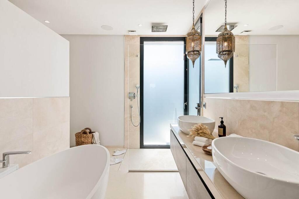 V - Chic 6-bedroom In Olivos, Villa Marbella